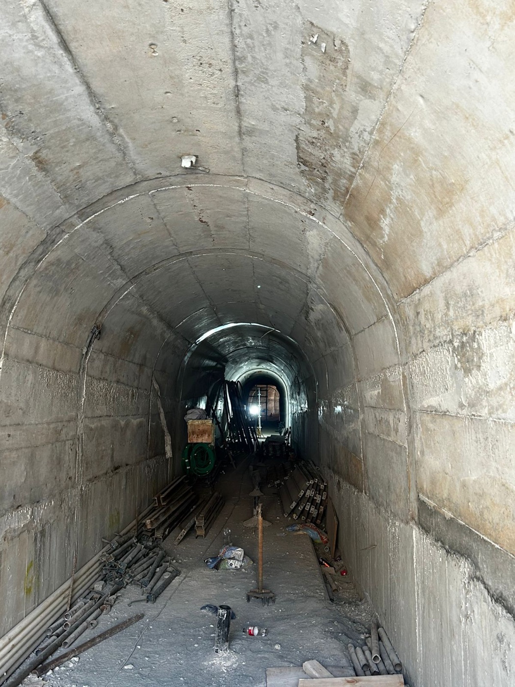 Gabosch Dam Phase 4 outlet tunnel construction image 24