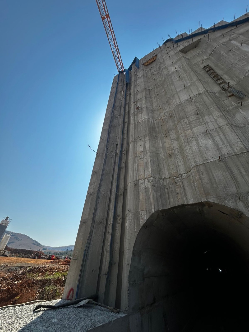 Gabosch Dam Phase 4 concrete structure and tunnel image 25